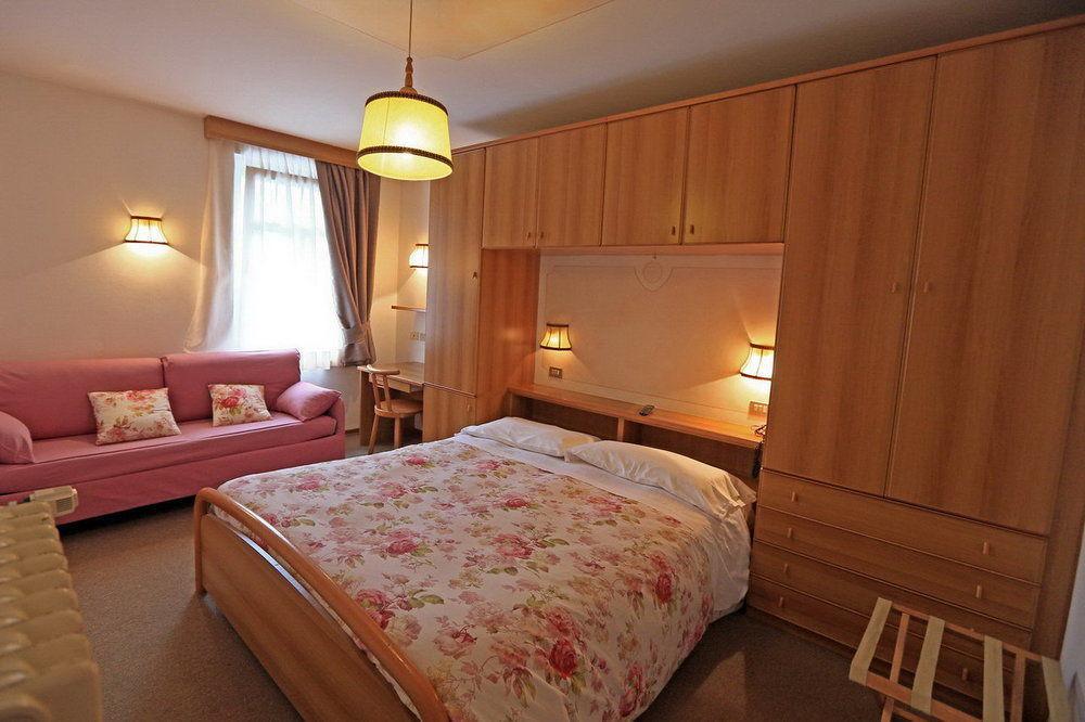 Hotel San Giovanni Vigo di Fassa Eksteriør billede