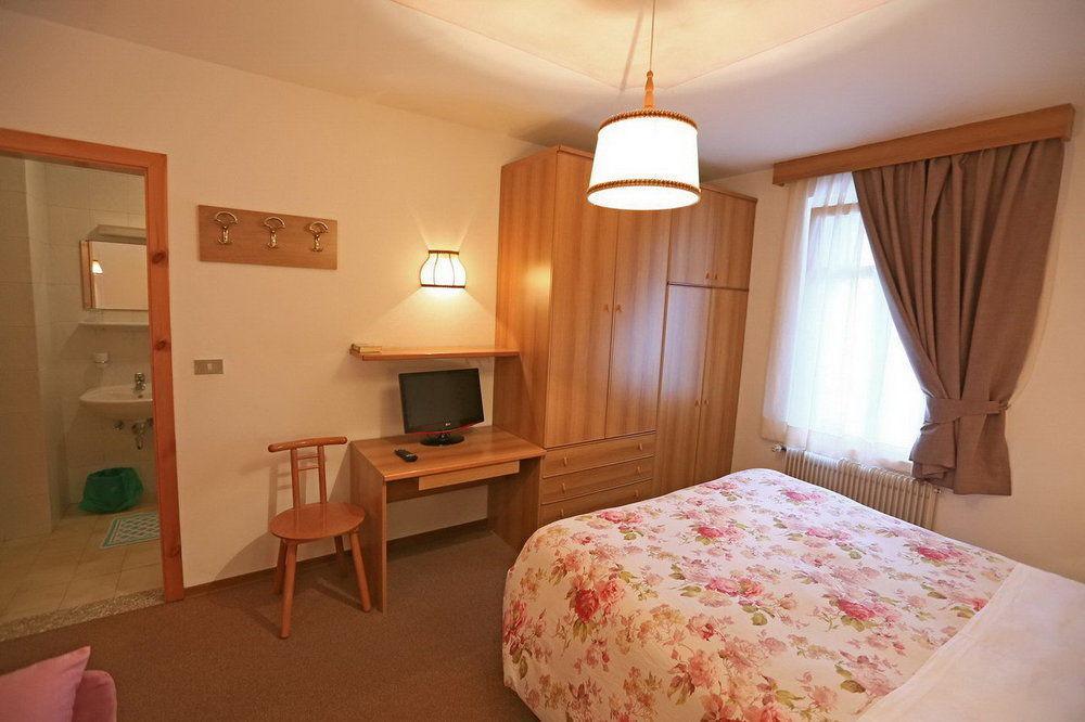 Hotel San Giovanni Vigo di Fassa Eksteriør billede