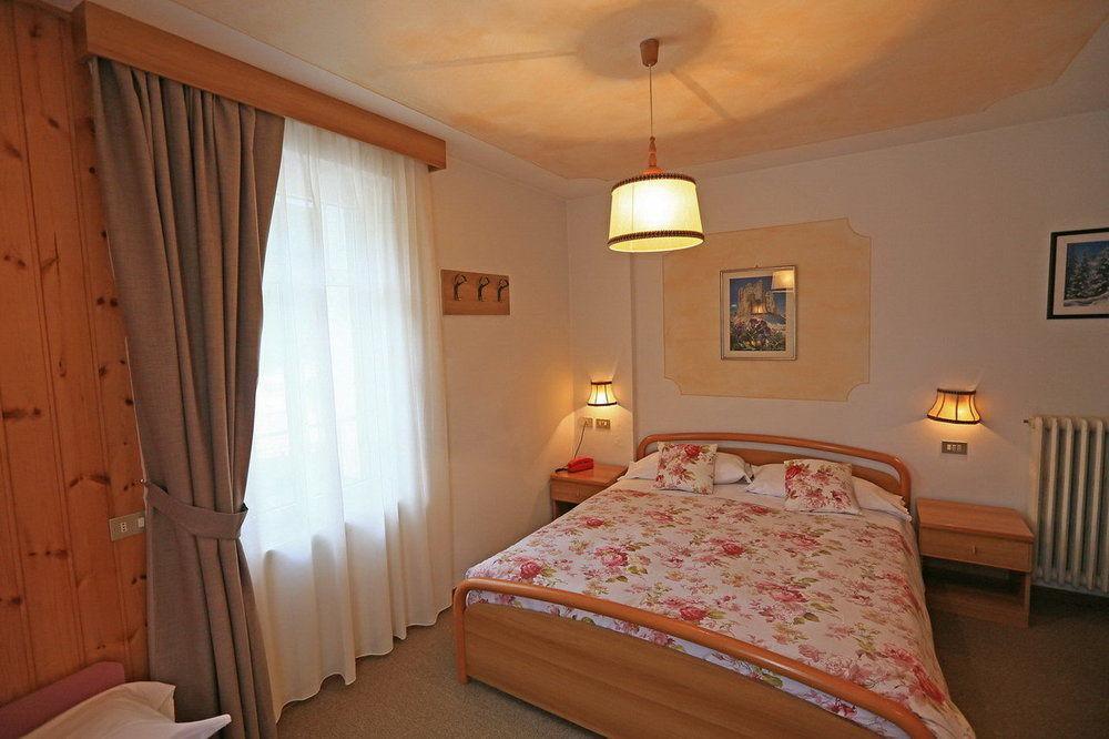 Hotel San Giovanni Vigo di Fassa Eksteriør billede